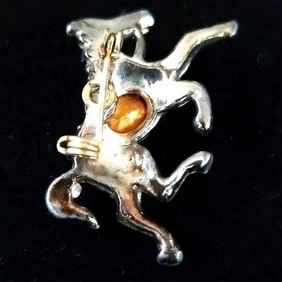 Vintage 1940s Mid Century Emerald and Ruby Crystal Rhinestone Horse Brooch - Picture 6 of 12